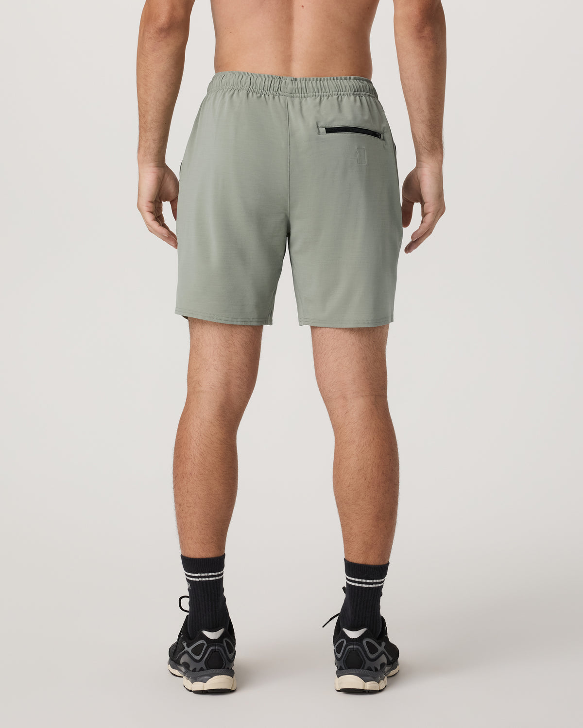 Elevate Kore Short Lined 7" Men's Agave Shorts - Vuori
