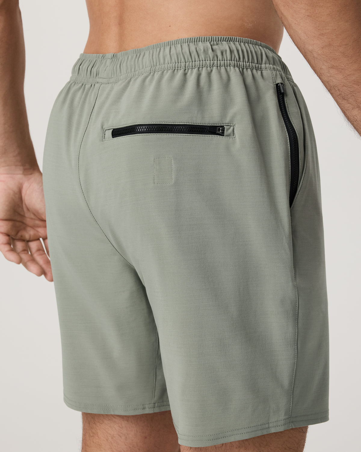 Elevate Kore Short Lined 7" Men's Agave Shorts - Vuori