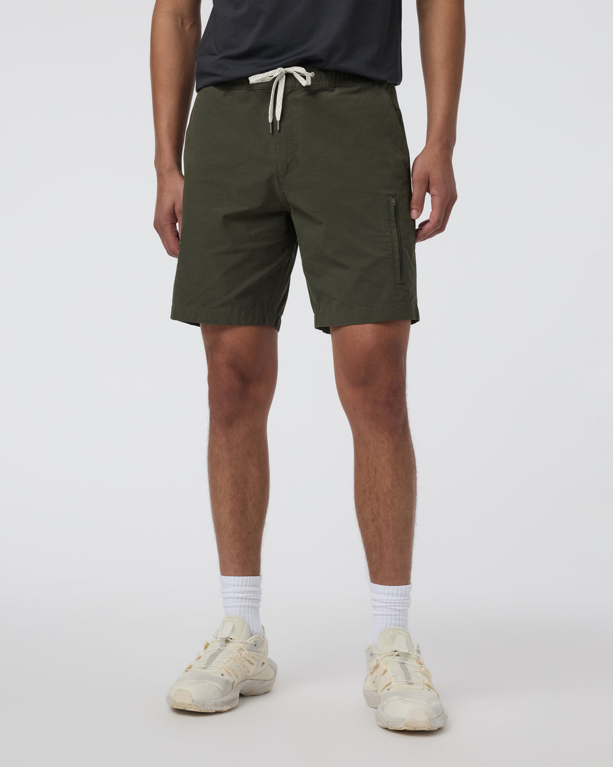 Barren Explorer Short Classic Fit 8" Kale - Vuori