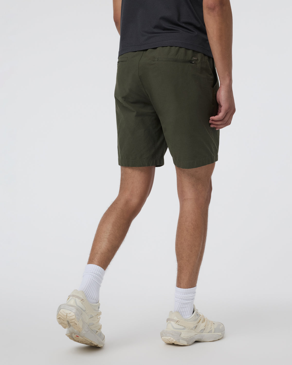 Barren Explorer Short Classic Fit 8" Kale - Vuori