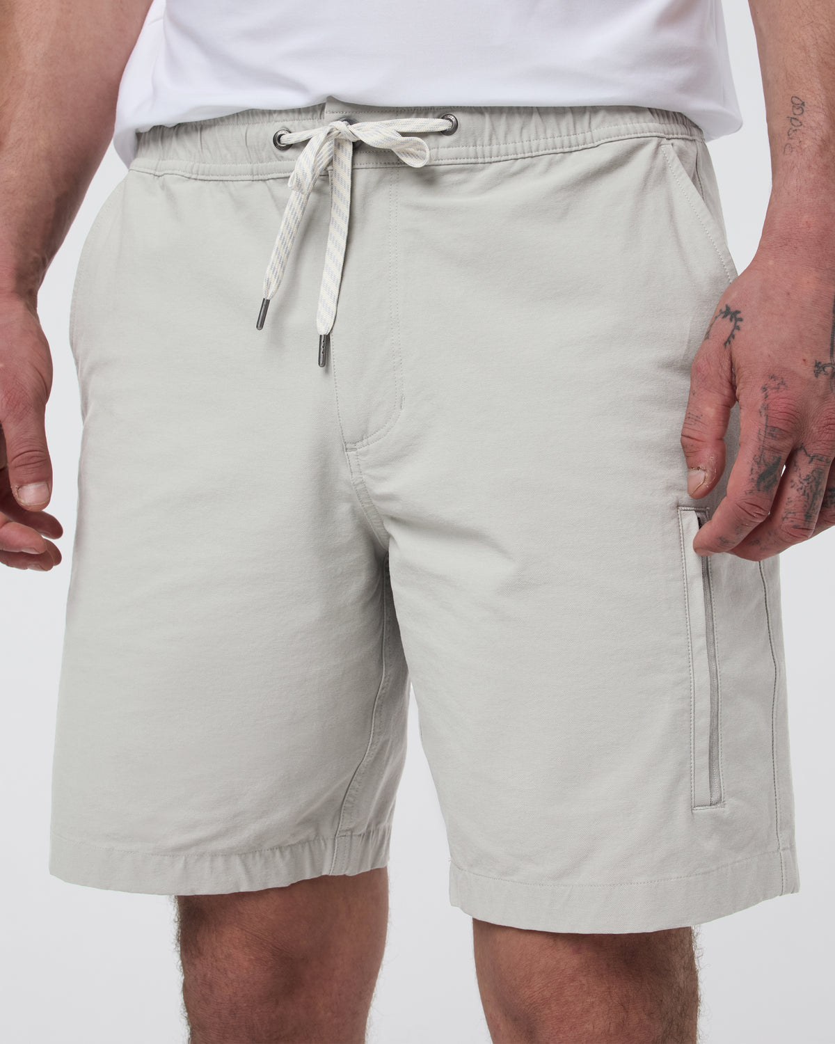 Barren Explorer Short Classic Fit 8" Talc - Vuori