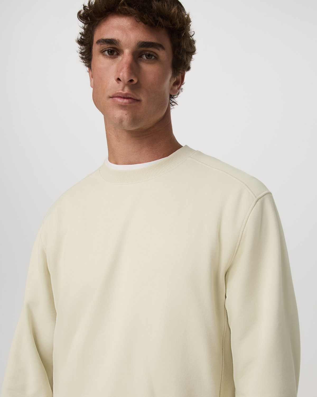 Cypress Vintage Crew Men's Sandalwood Fleece Pullover - Vuori