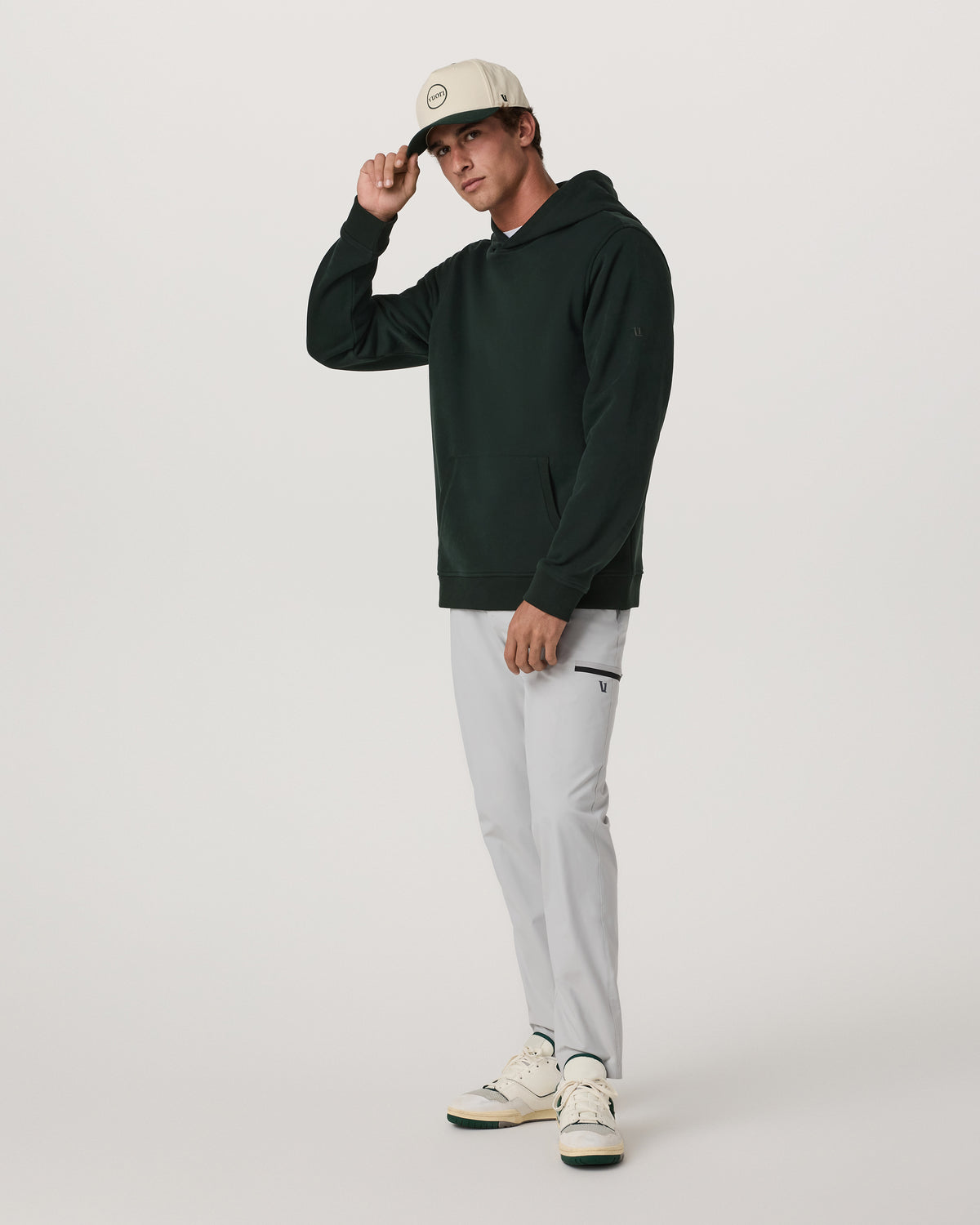 Seaside Pullover Hoodie Men's Evergreen Pullover Hoodie - Vuori