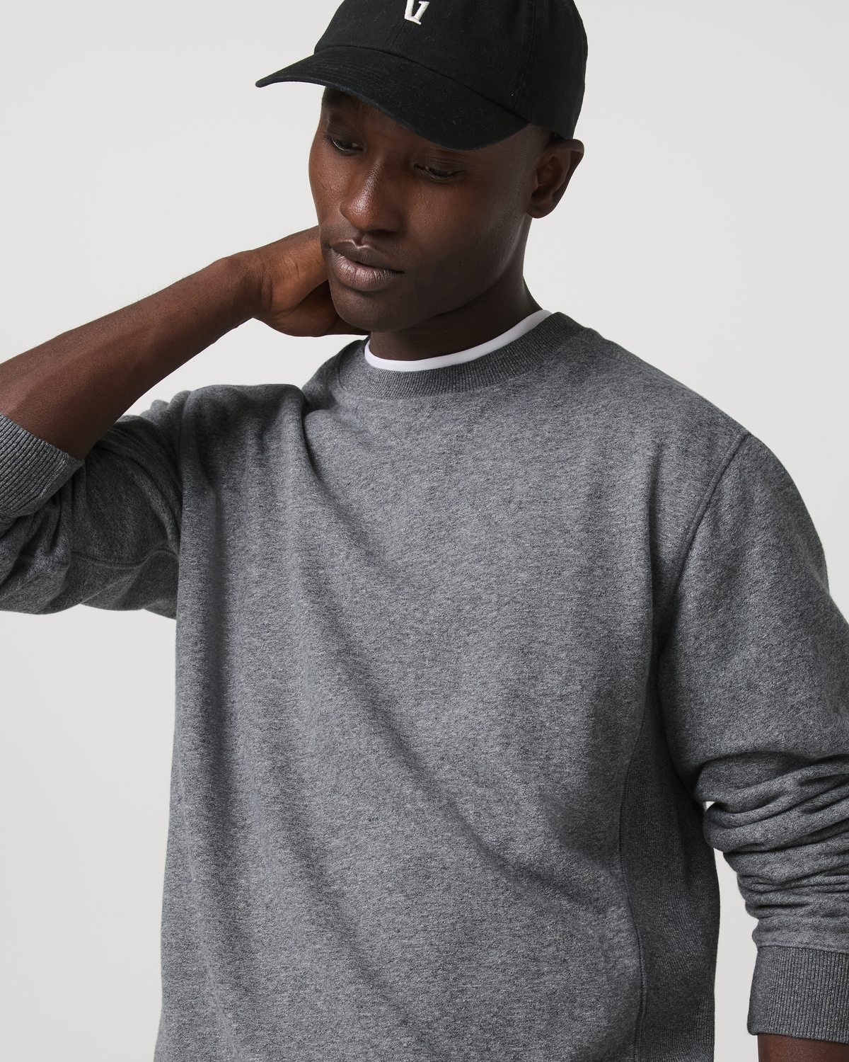 Cypress Vintage Crew Men's Heather Grey Fleece Pullover - Vuori