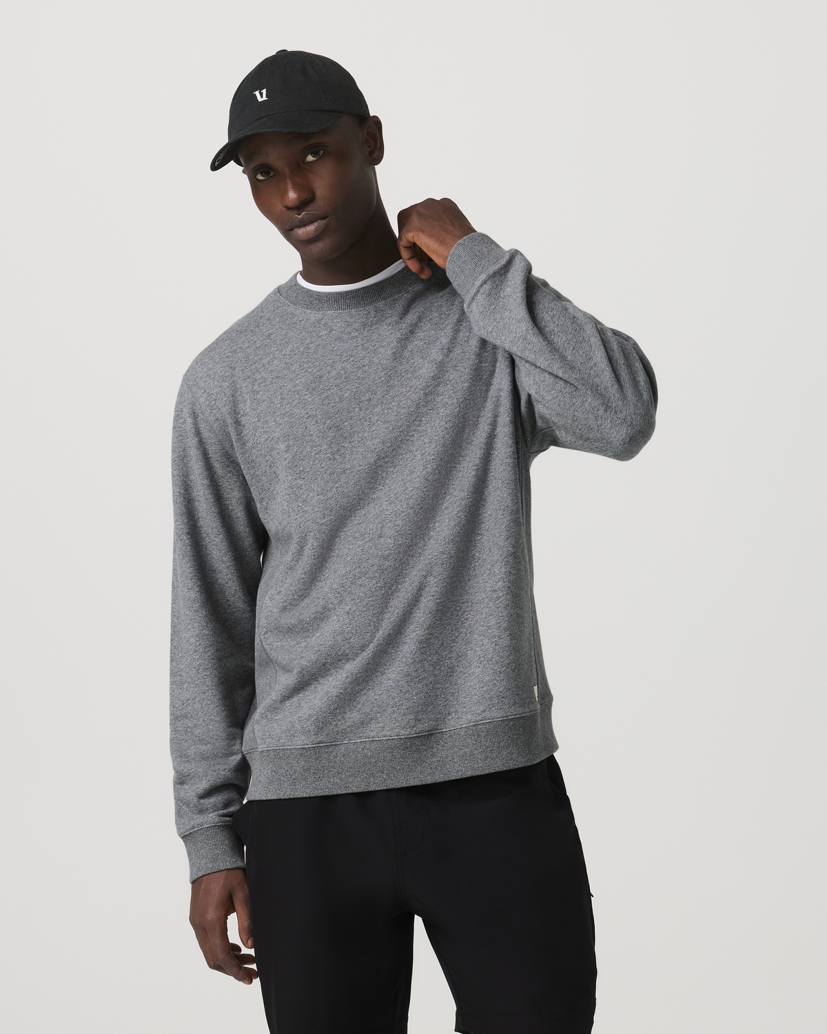 Cypress Vintage Crew Men's Heather Grey Fleece Pullover - Vuori