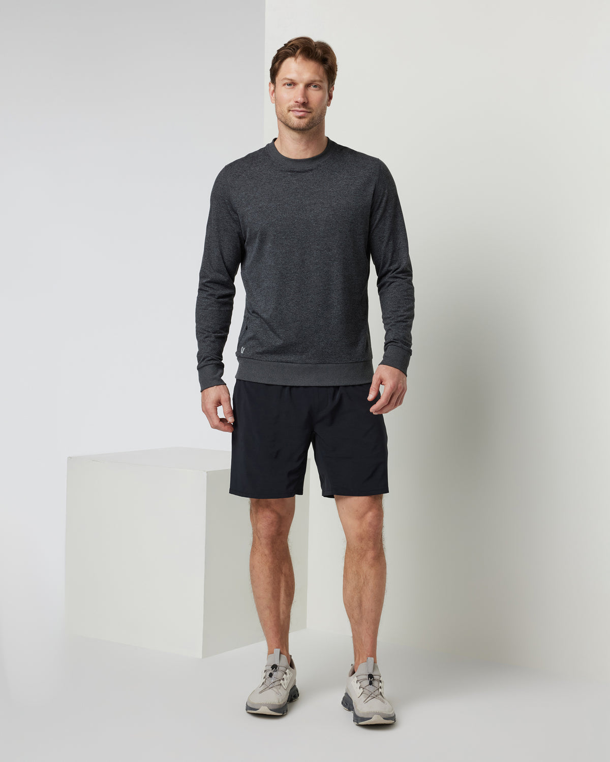 Ponto Performance Crew Charcoal Grey Crew Neck - Vuori