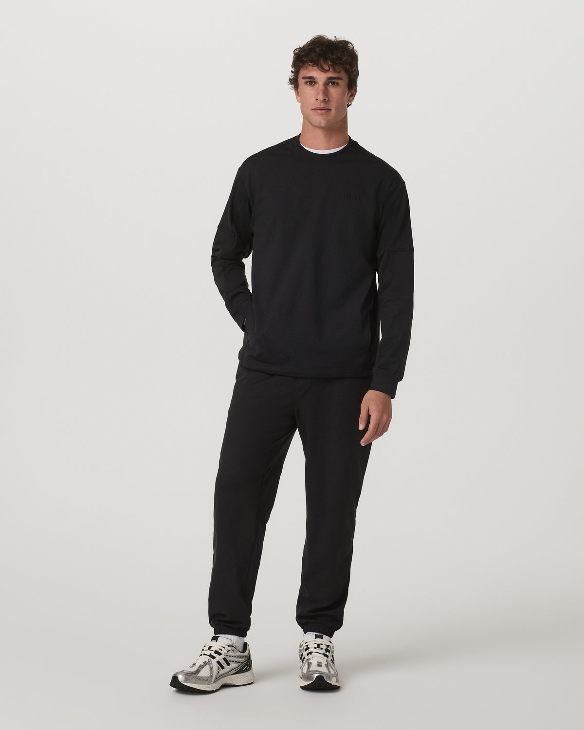 Coronado Mixed Media Crew Men's Black Heather Crewneck - Vuori