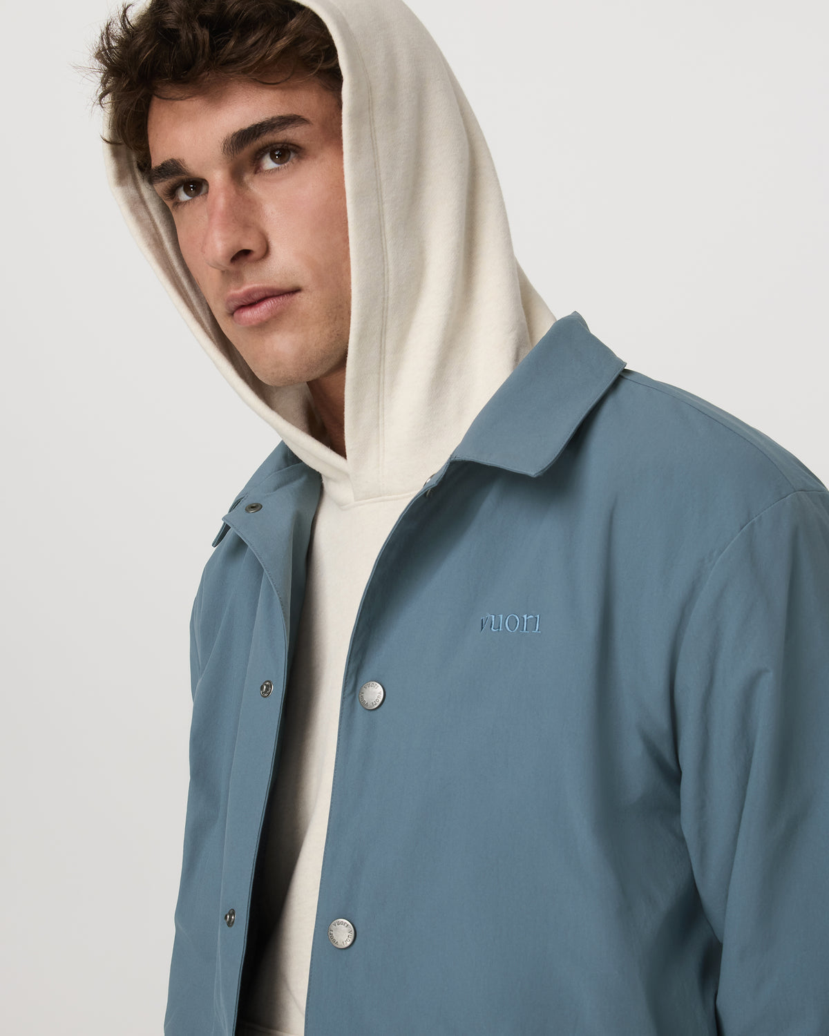 V1 Coach Jacket Men's Blue Sea Jacket - Vuori