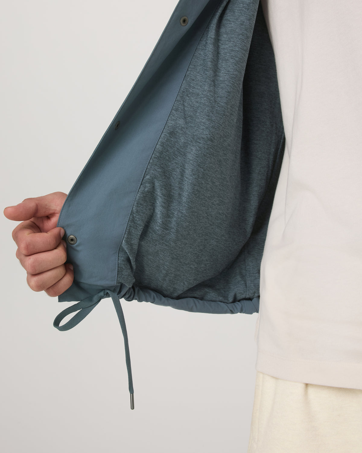 V1 Coach Jacket Men's Blue Sea Jacket - Vuori
