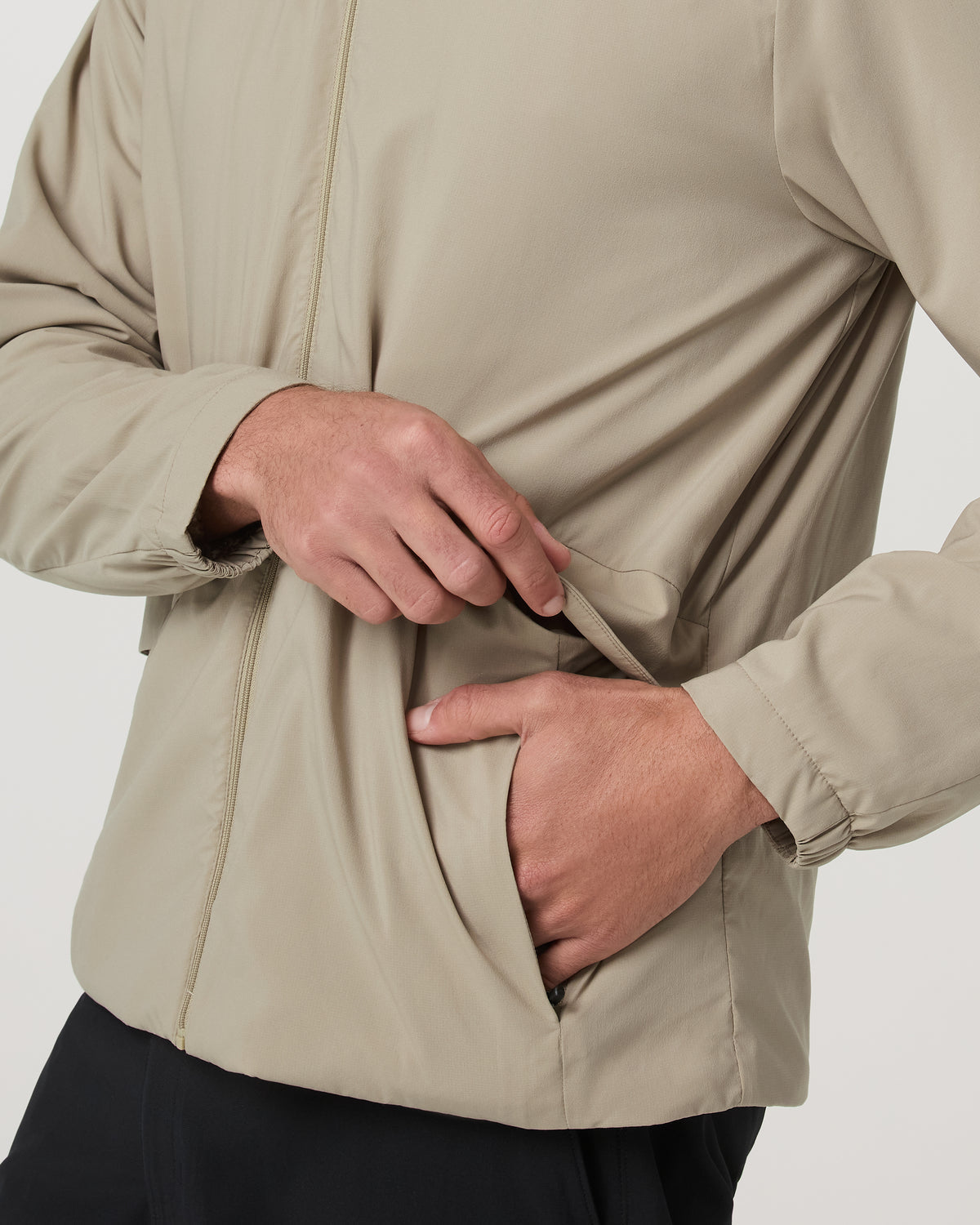 Octa Wind Shell Multi-Purpose Men's Truffle Jacket - Vuori