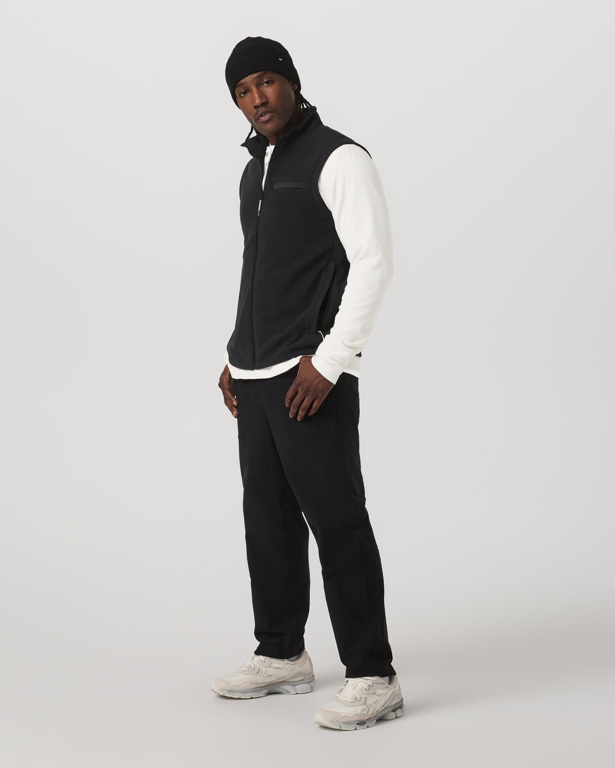Aspen Vest Men's Black Zip-Up Fleece Vest - Vuori