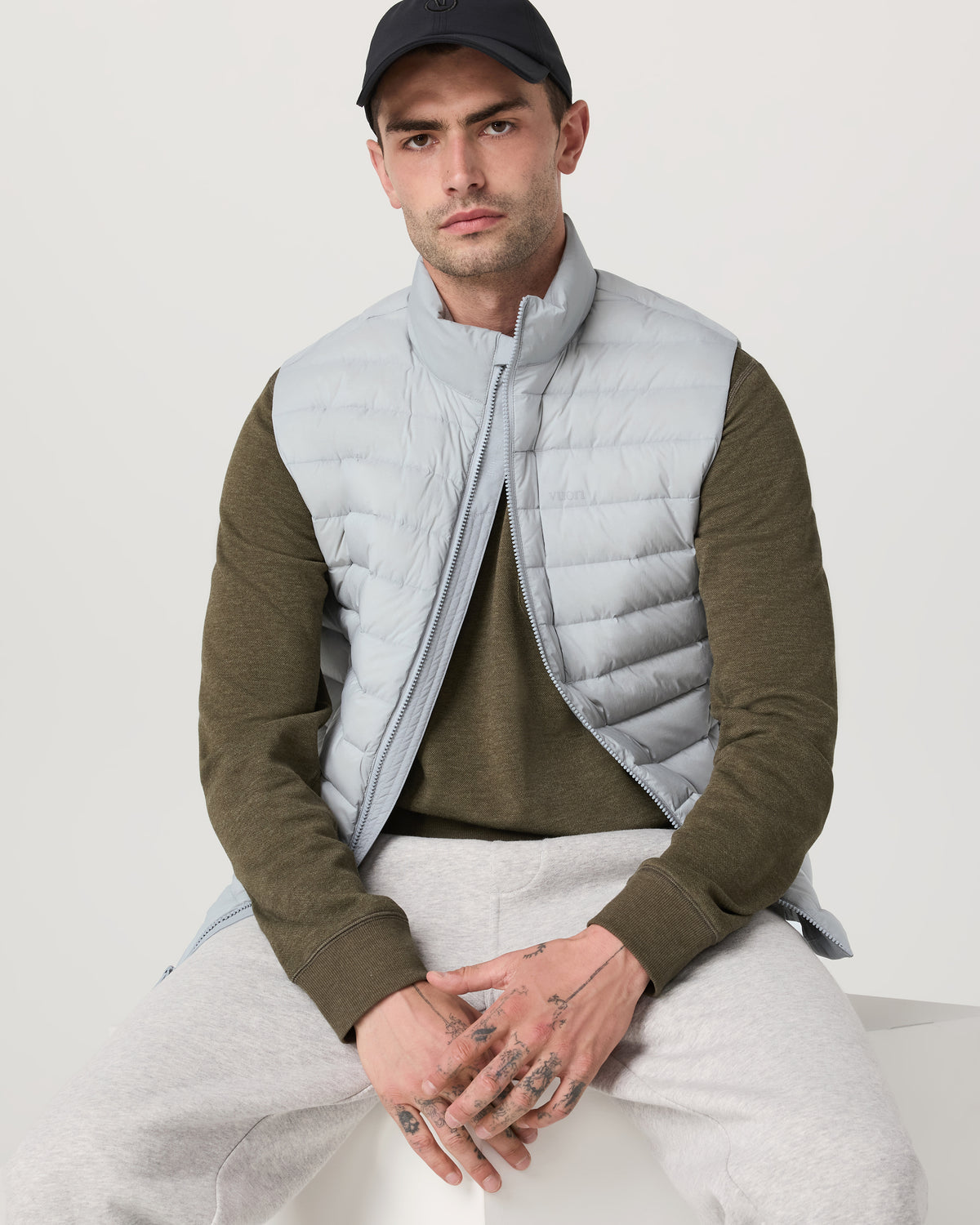 Steadfast Insulated Vest Men's Sea Fog Vest - Vuori