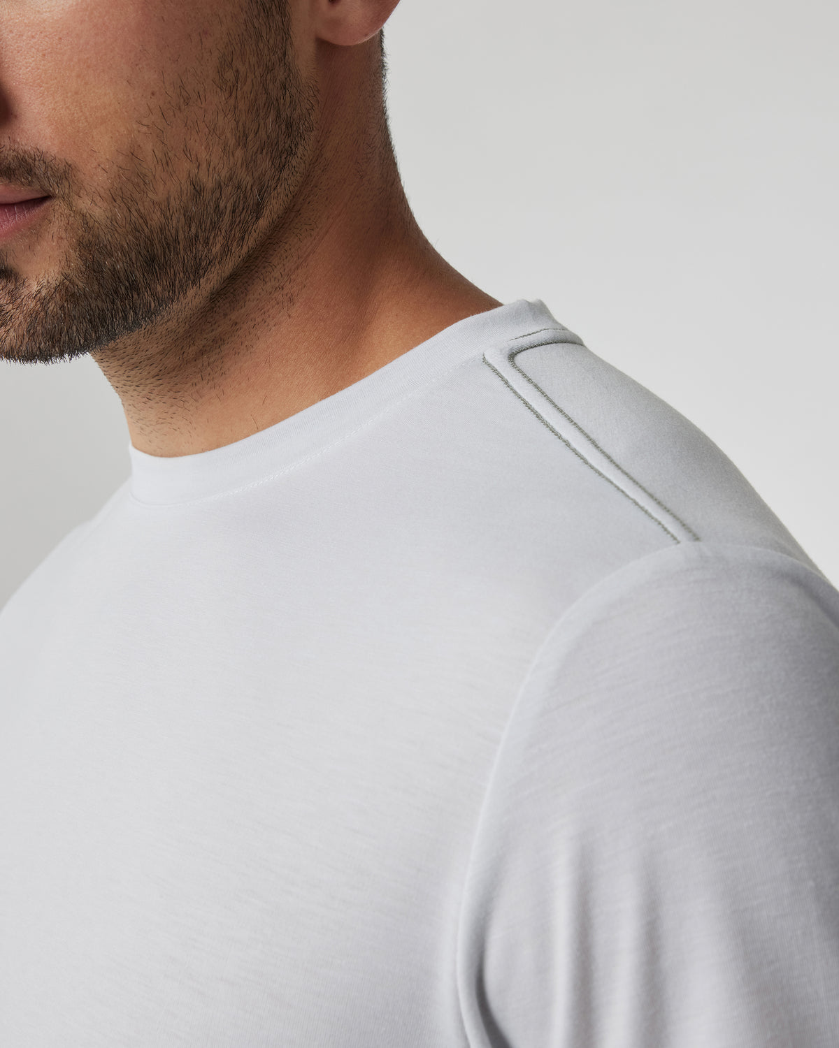 Current Tech Tee Men's Frost Grey Lightweight Shirt - Vuori