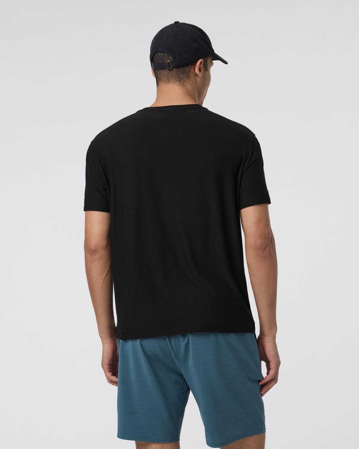 Short Sleeve Strato Pocket Tee - Relaxed Fit Black - Vuori