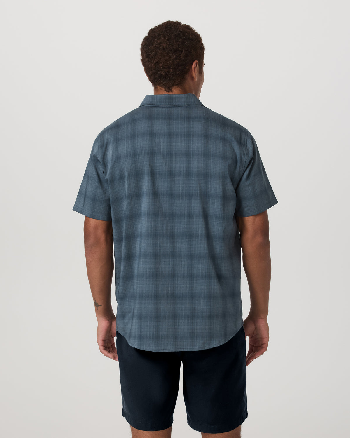 Short Sleeve Plaid Button Down Shirt Men's Abyss Shirt - Vuori