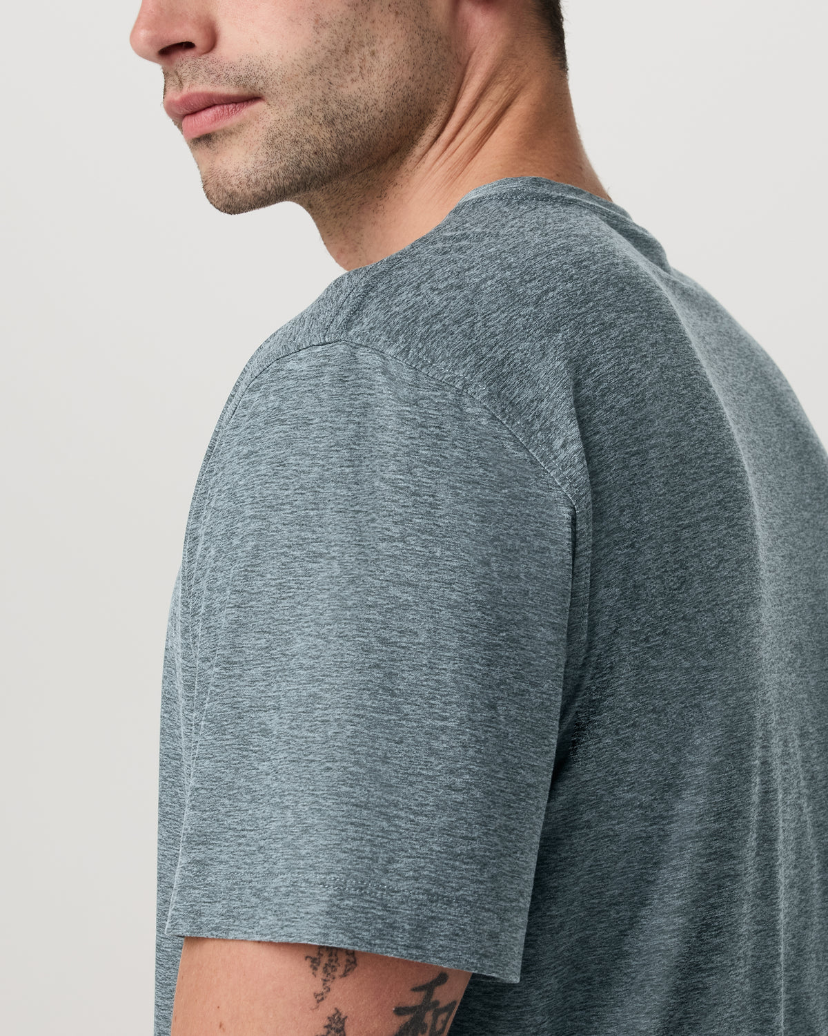 Short Sleeve Strato Tee - Relaxed Fit Kashmir Heather - Vuori