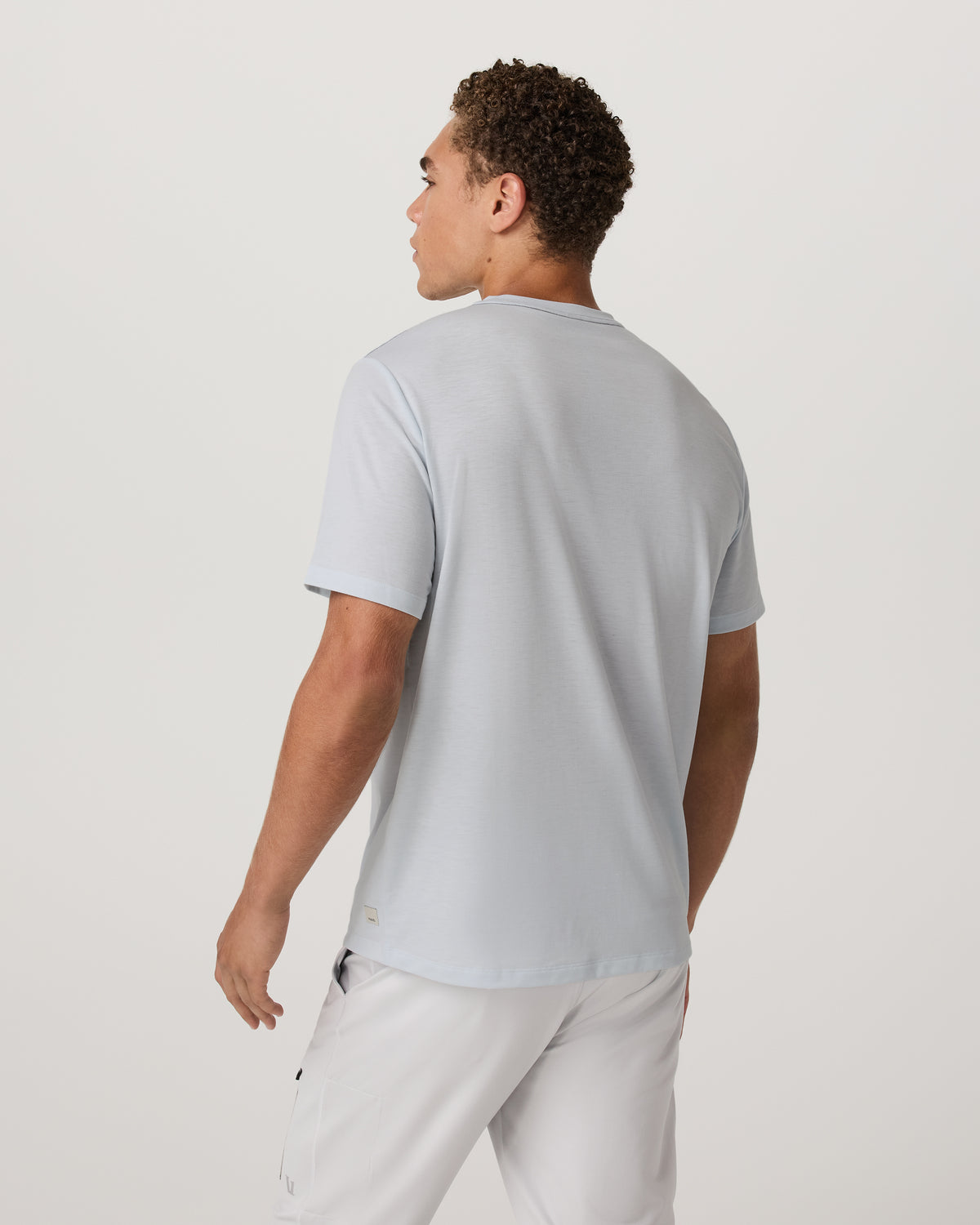 Current Tech Tee Men's Performance Shirt in Light Mist - Vuori