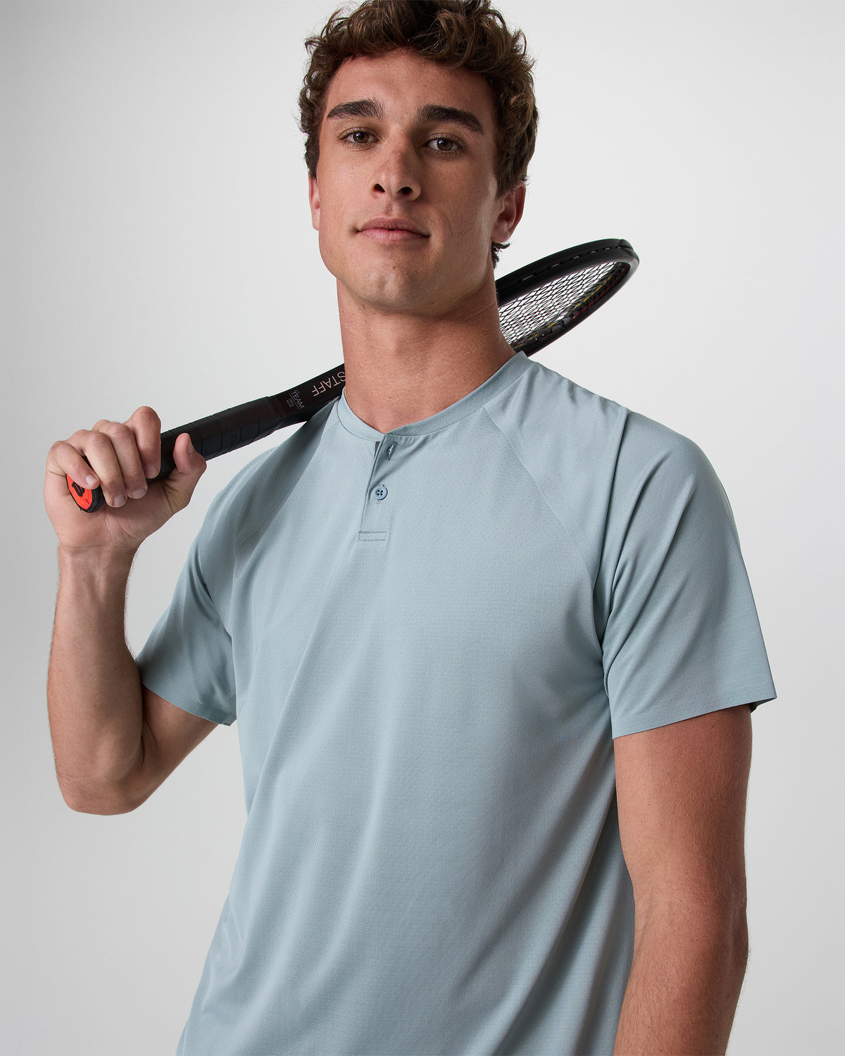 Short Sleeve Viewpoint Henley Mist - Vuori