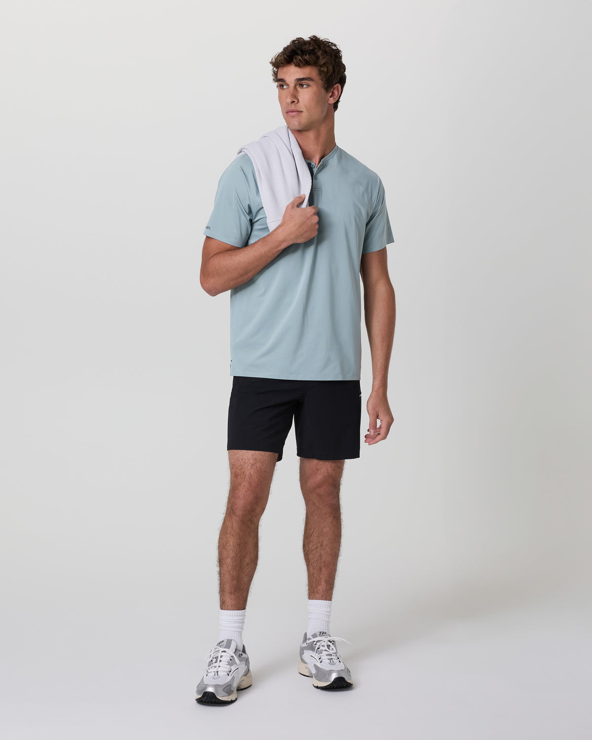 Short Sleeve Viewpoint Henley Mist - Vuori