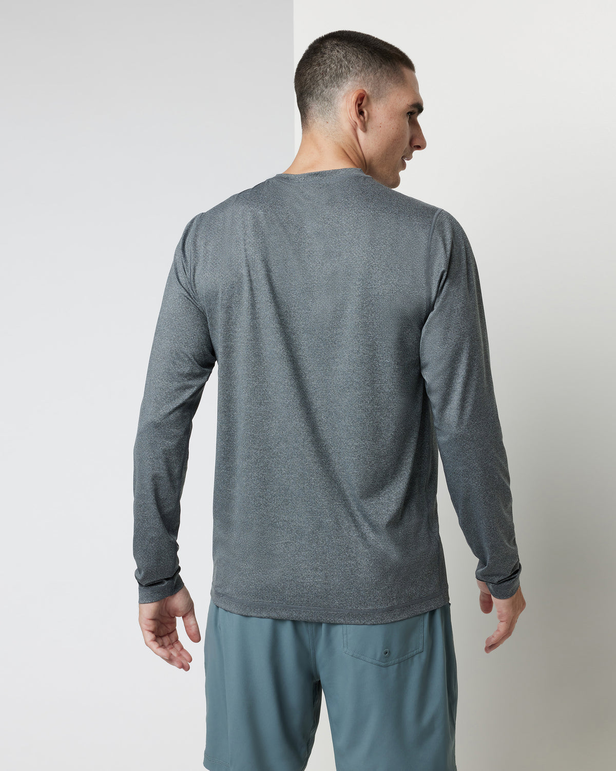 Long Sleeve Tradewind Performance Tee 2.0 Heather Grey - Vuori