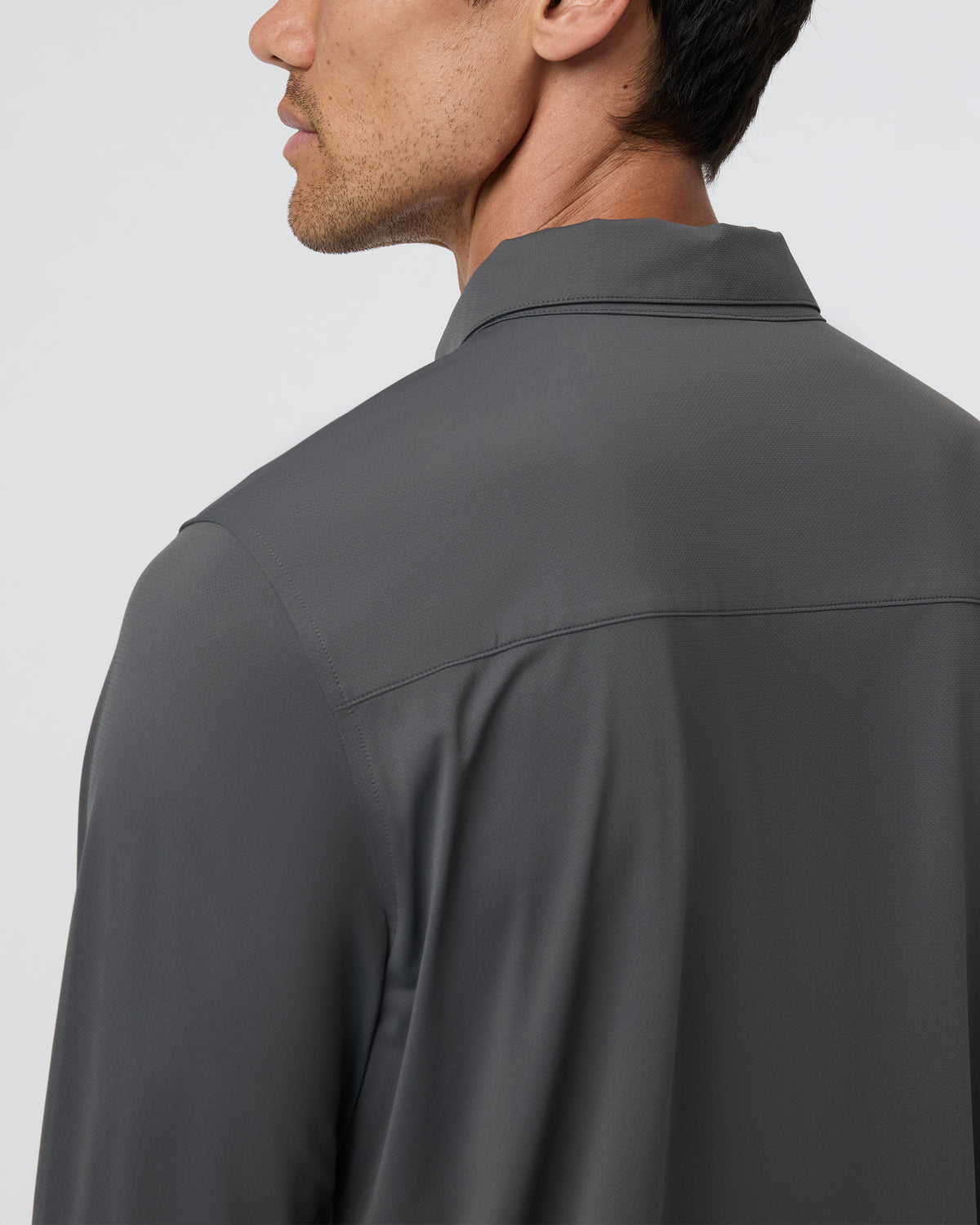 Long Sleeve TravelLite Button Down Dark Pewter - Vuori
