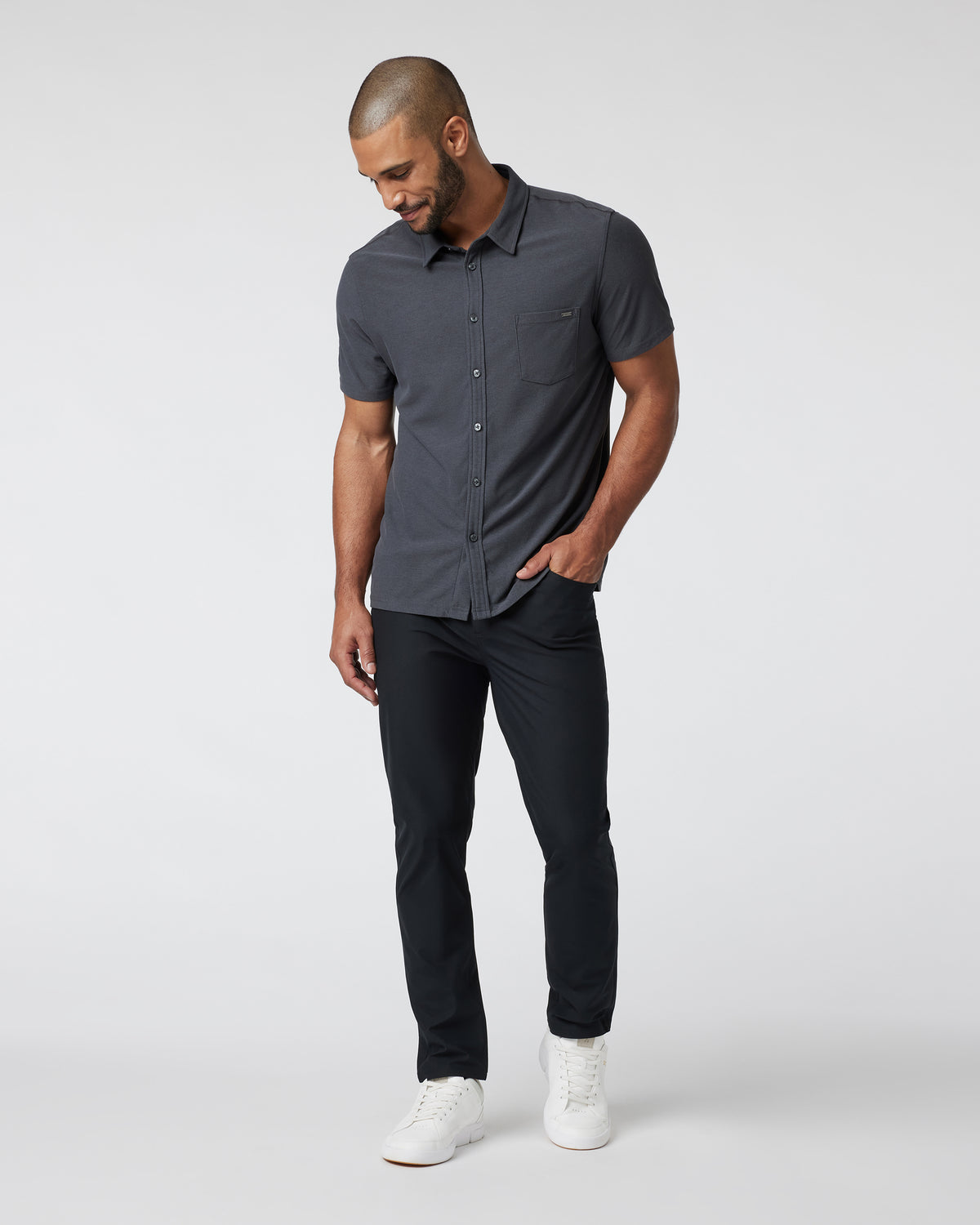 Short Sleeve Ace Button Down Men's Charcoal Shirt - Vuori