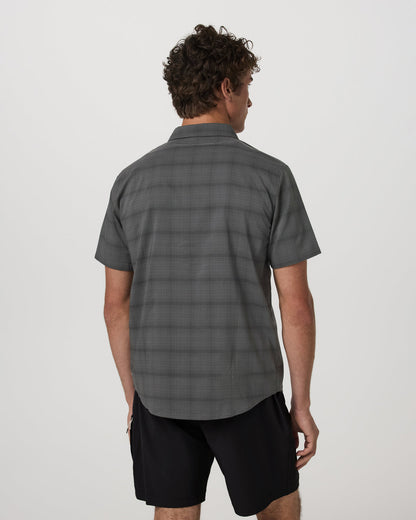 Men's Short Sleeve Plaid Button Down Shirt Dark Pewter - Vuori
