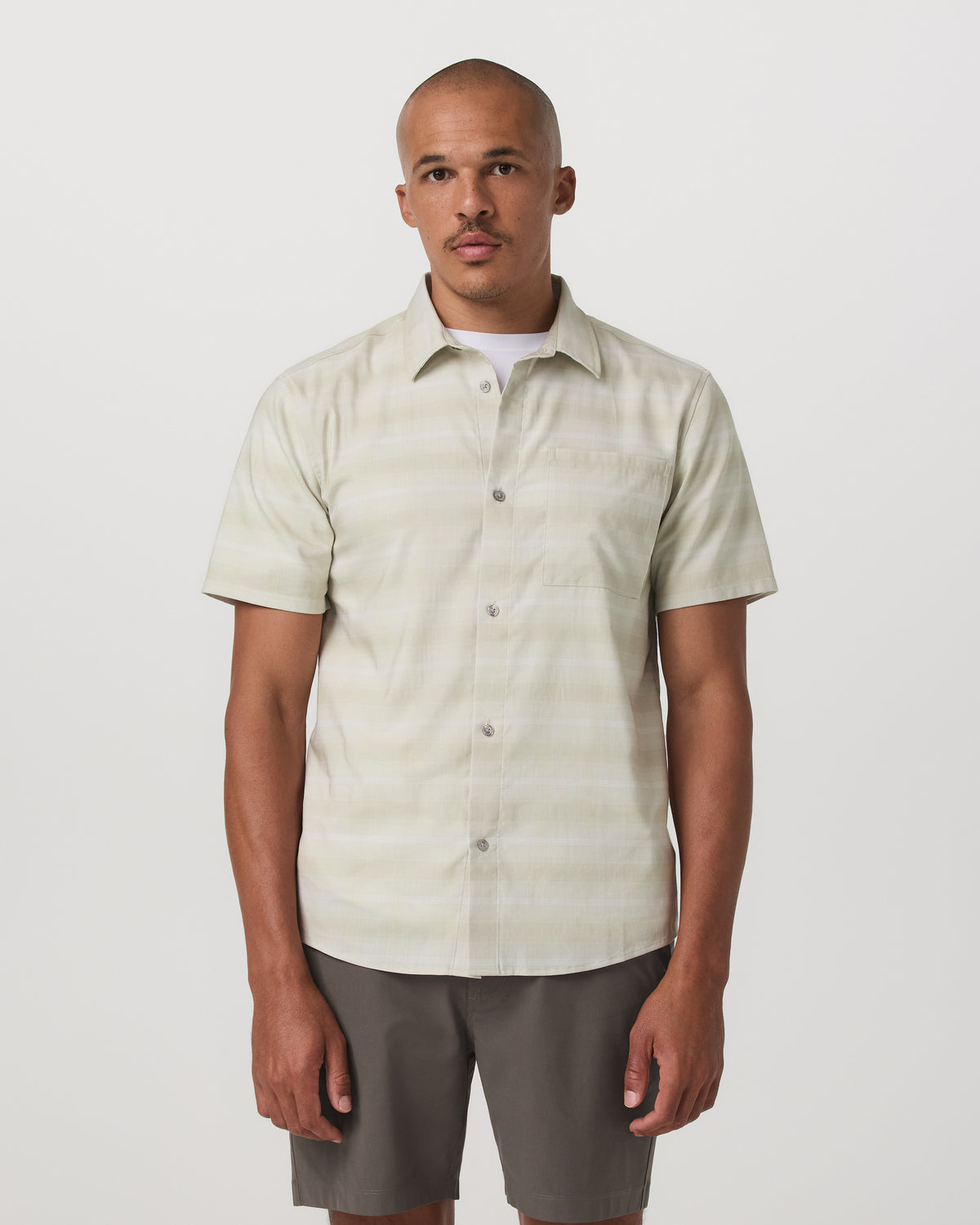 Men's Short Sleeve Plaid Button Down Shirt Sandalwood - Vuori