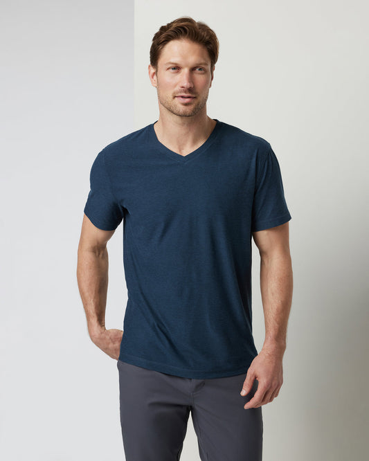Strato Tech V-Neck Men's Navy Workout Shirt - Vuori