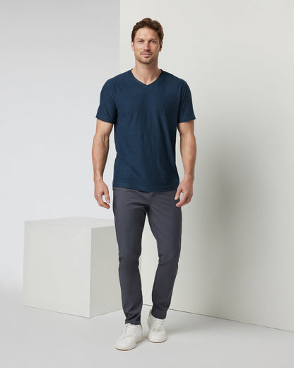 Strato Tech V-Neck Men's Navy Workout Shirt - Vuori