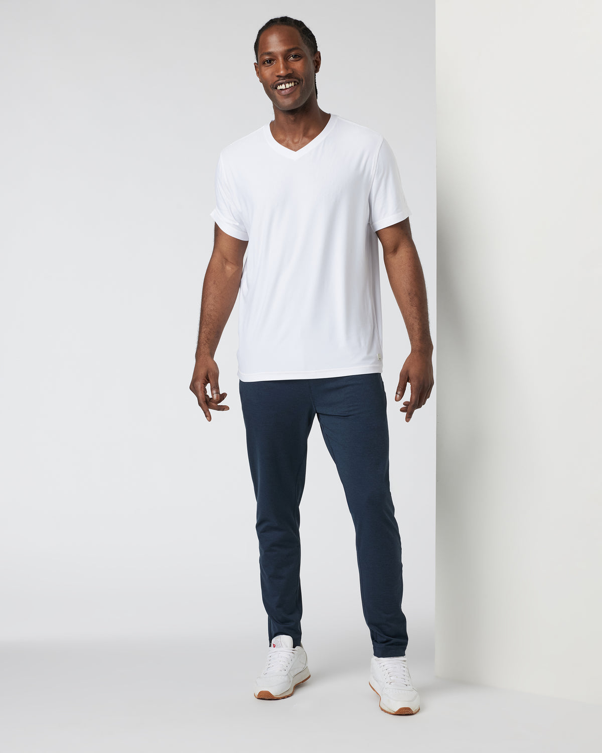 Strato Tech V-Neck Men's White Workout Shirt - Vuori