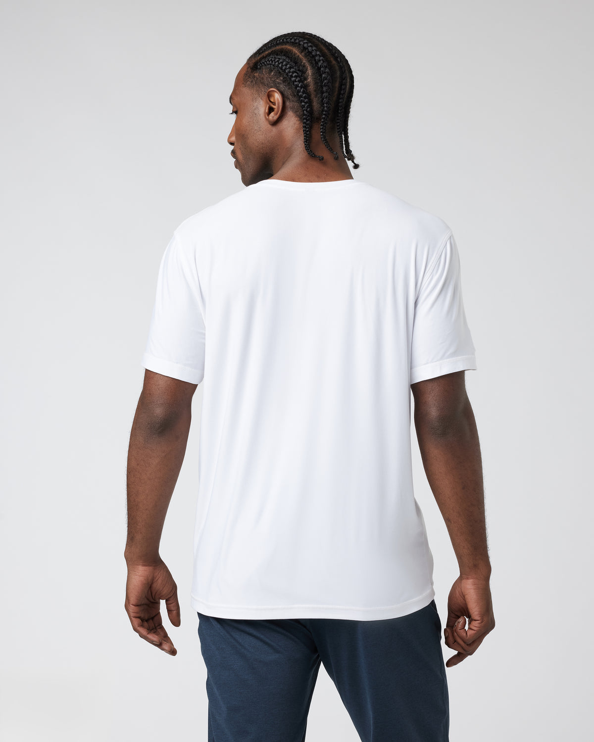 Strato Tech V-Neck Men's White Workout Shirt - Vuori