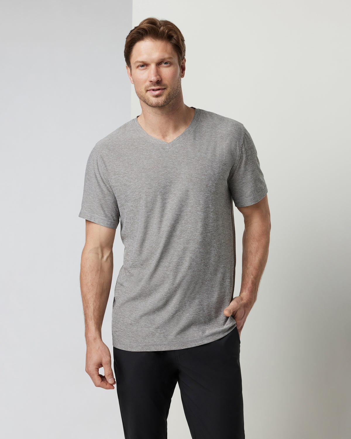 Strato Tech V-Neck Men's Heather Grey Shirt - Vuori