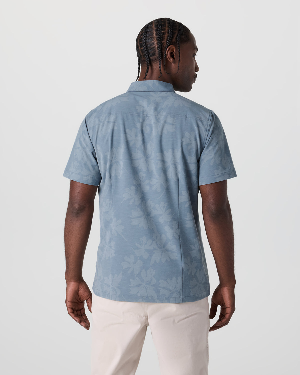 Short Sleeve Bridge Button Down Dusty Blue Plumeria - Vuori
