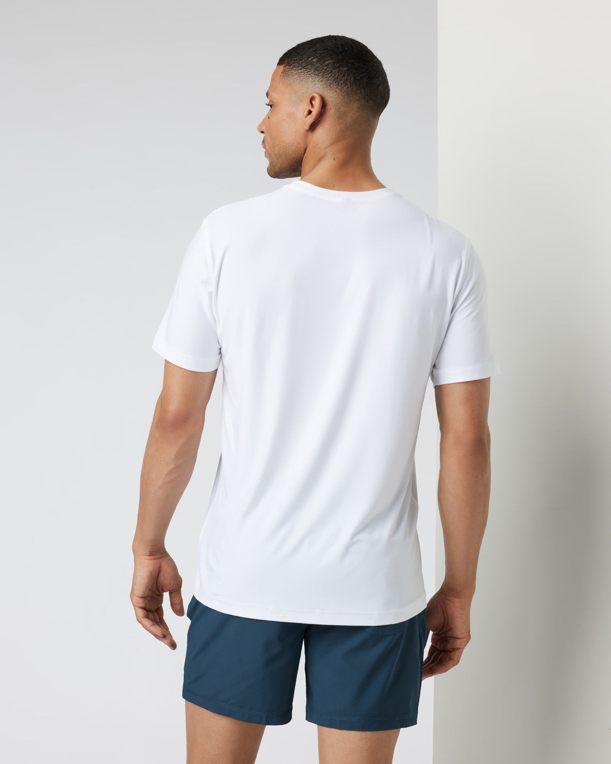 Strato Tech Tee Men's White Tech Shirt - Vuori