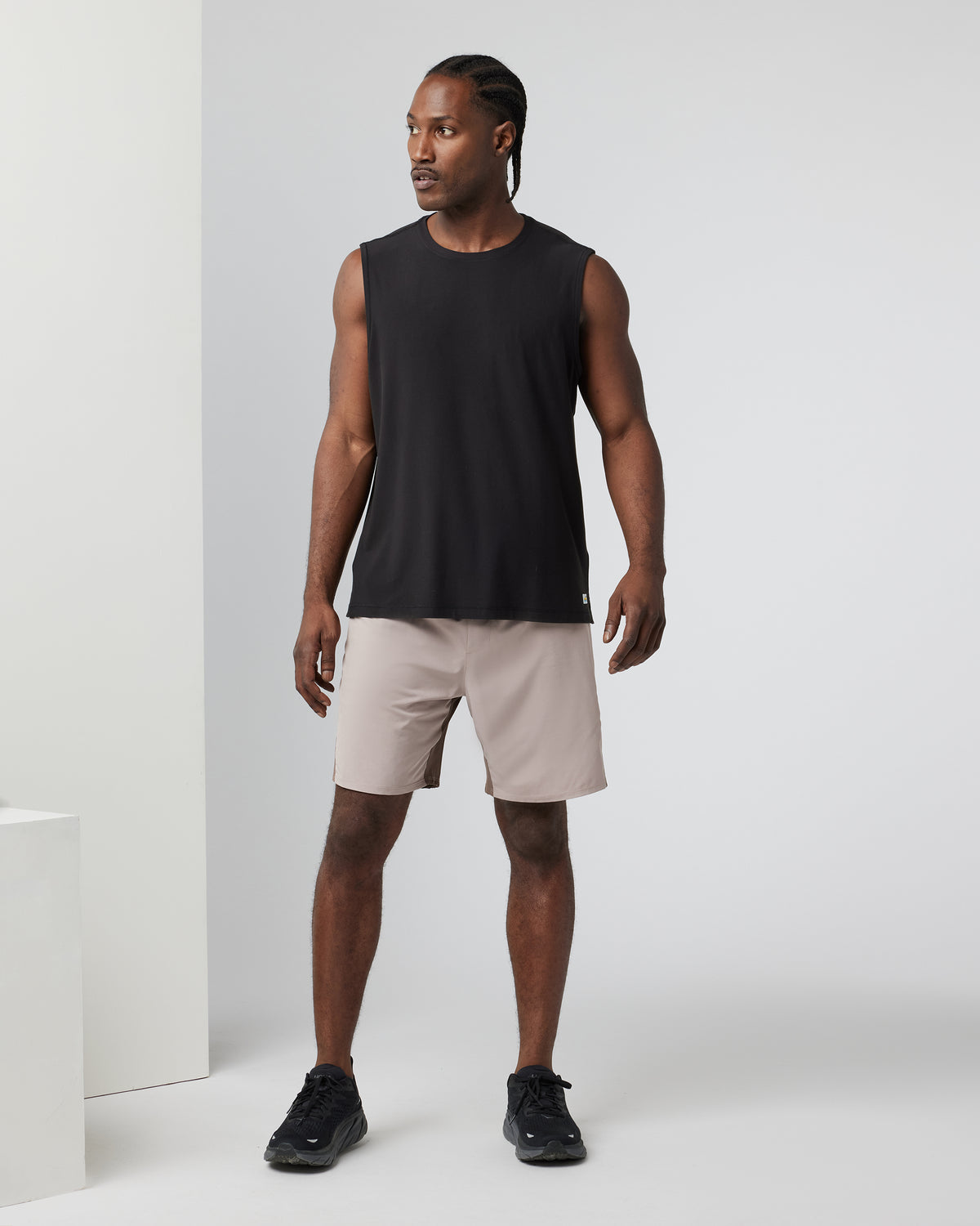 Strato Muscle Tee Men's Black Muscle Shirt - Vuori