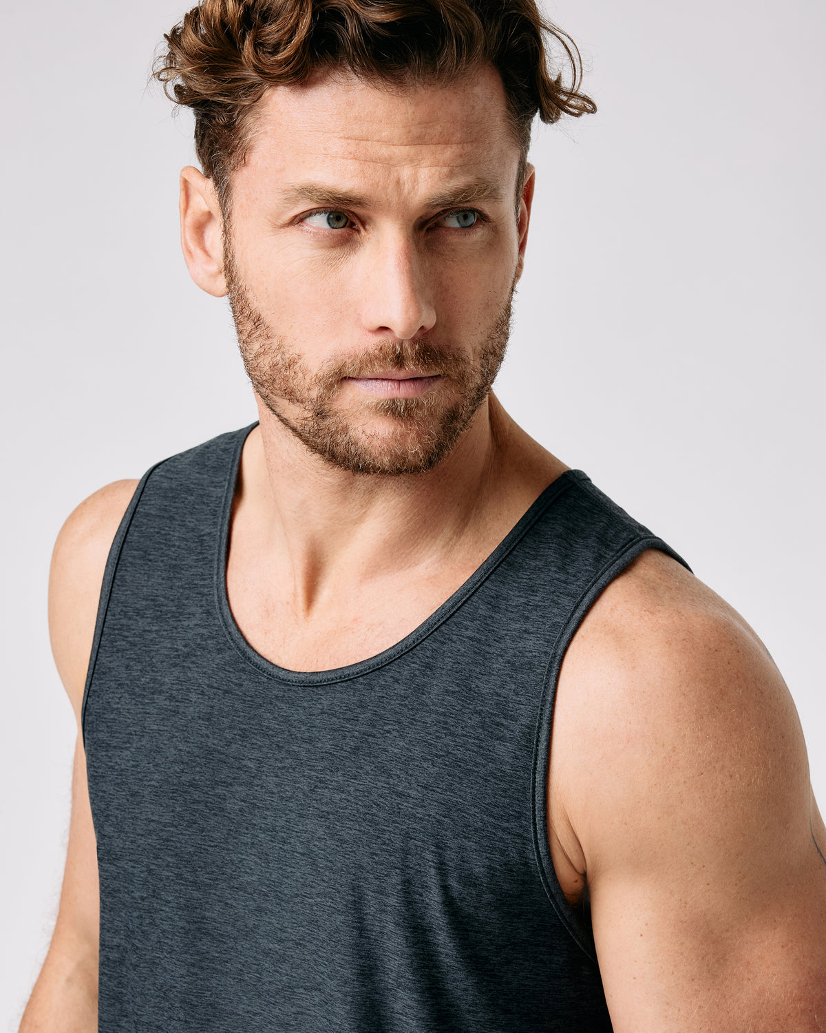 Strato Tech Tank Charcoal Heather - Vuori