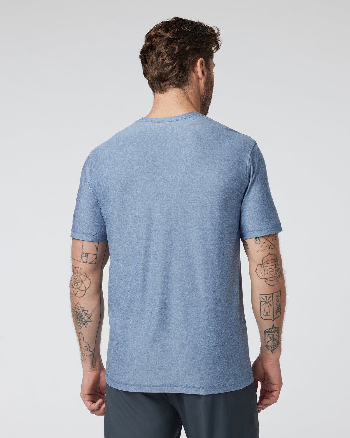 Strato Tech Tee Men's Chambray Heather Workout Shirt - Vuori