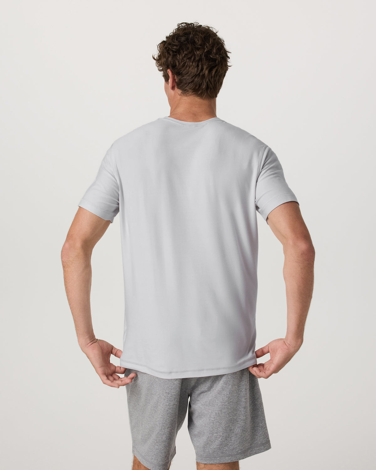 Strato Tech Tee Men's Frost Grey Workout Shirt - Vuori