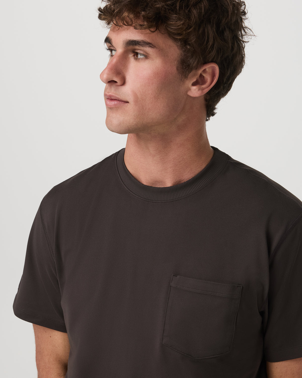 Men's Short Sleeve Ponto Pocket Tee - Relaxed Fit Carbon - Vuori