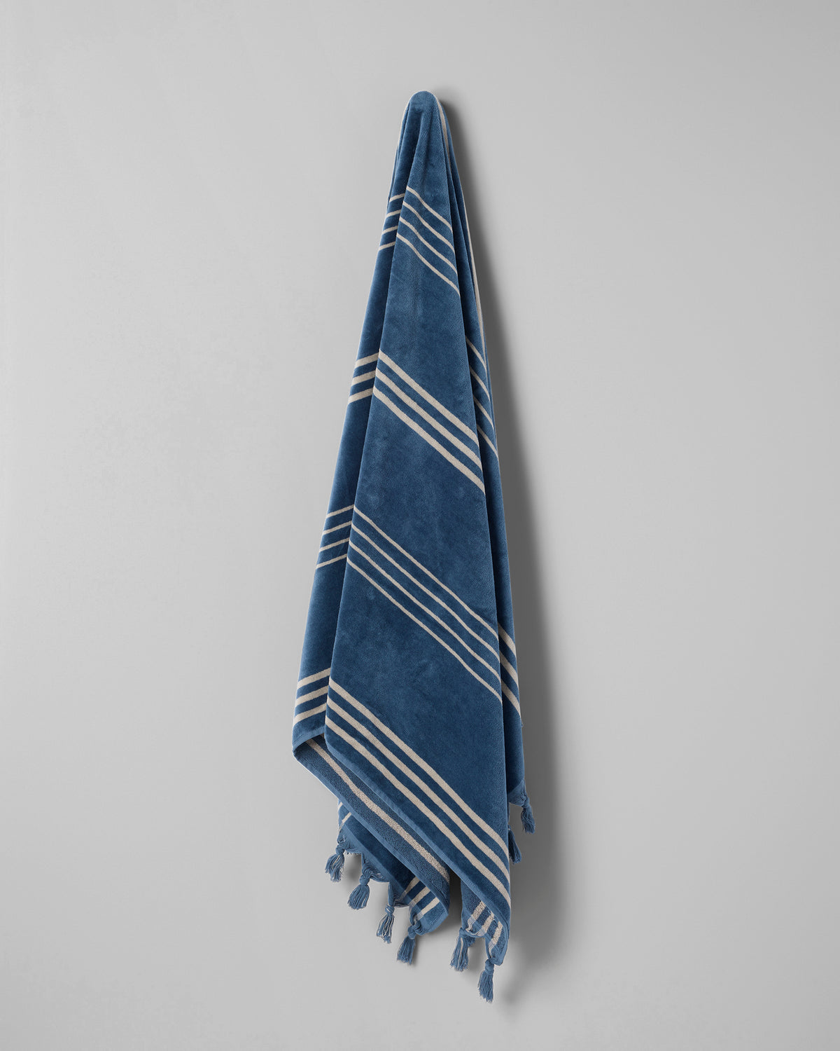 Fringe Beach Towel Versatile Towel - Pond - Vuori